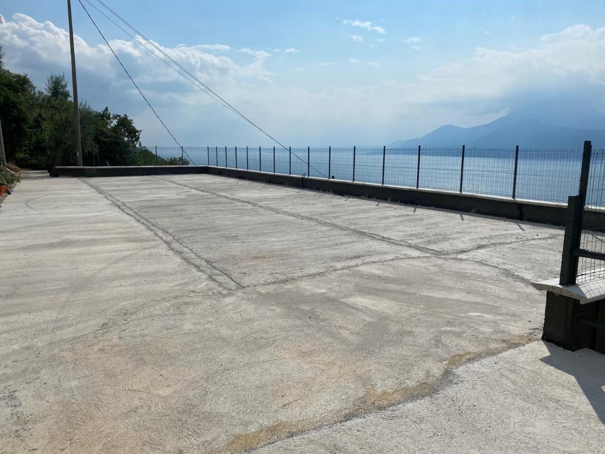 Appartamento Cadelagnel Кастелето ди Бренцоне Екстериор снимка