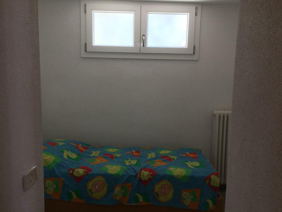 Appartamento Cadelagnel Кастелето ди Бренцоне Екстериор снимка